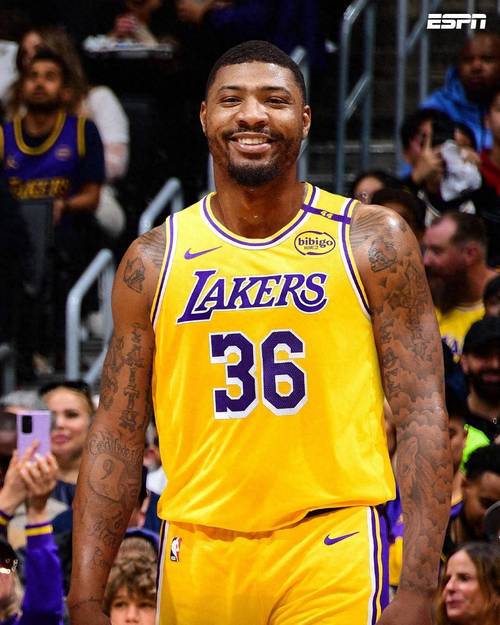 夸梅：媒体总说布朗尼只是2轮秀 反正湖人会找替罪羊像斯玛特艾顿