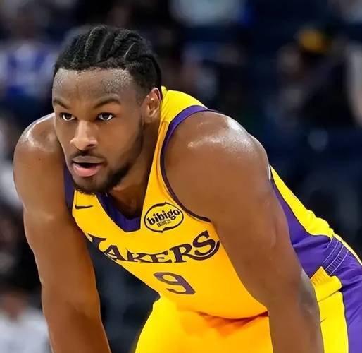 手感不佳！布朗尼6投2中&三分3中1得到5分3板3助1断1帽 出现5失误