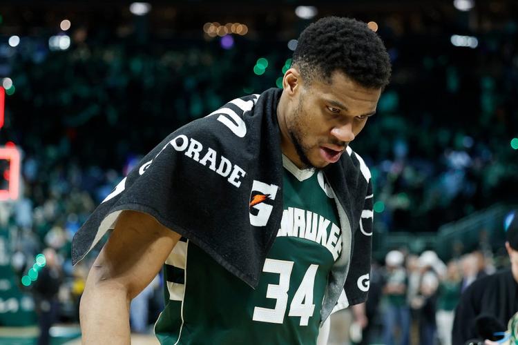 美记：雷霆拥有未来几年的大量选秀权 但他们对字母哥毫无兴趣