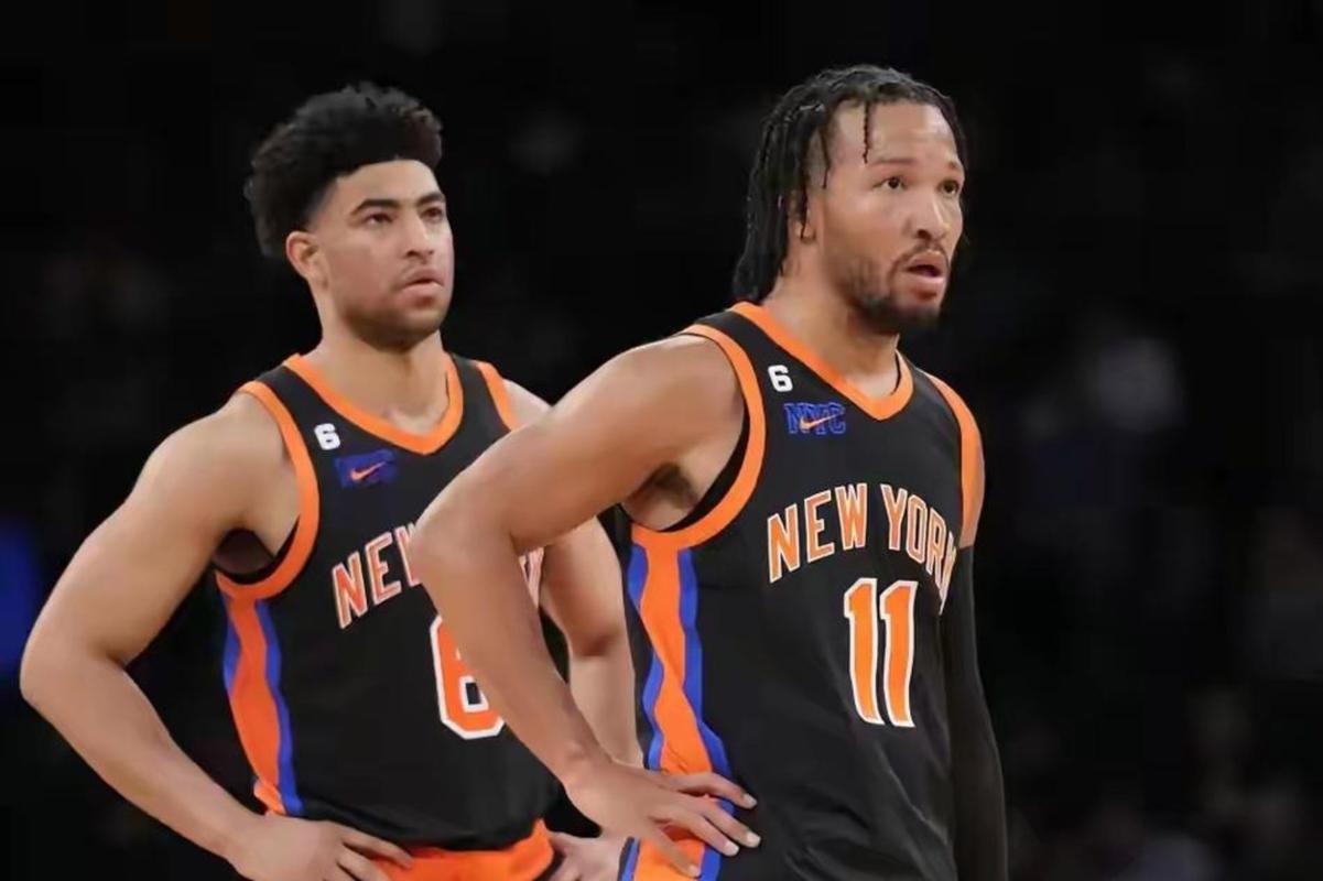 格莱姆斯谈后卫线拥挤：加快比赛节奏就行了 我们有很多好后卫