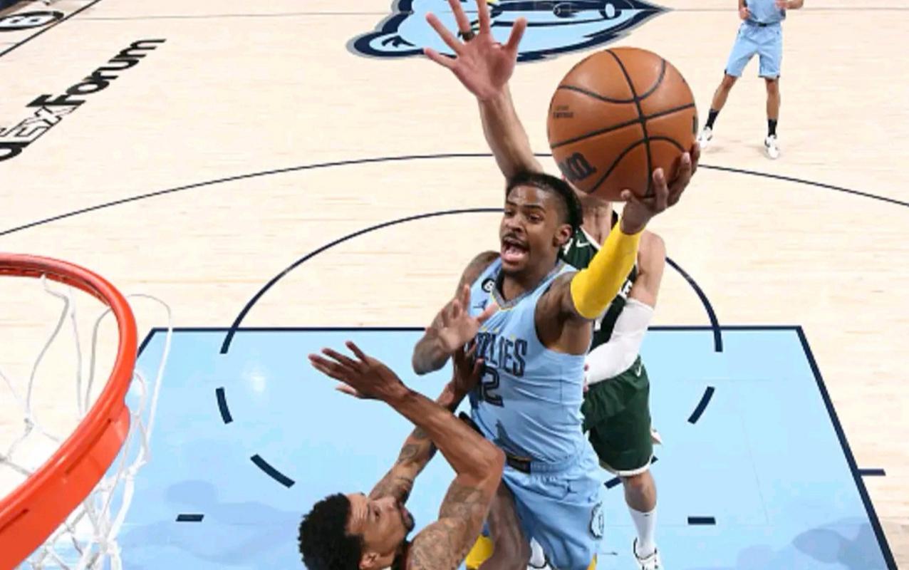 酷似莫兰特！斯莫尔半场6中2拿到5分2板1助 4失误&正负值-26