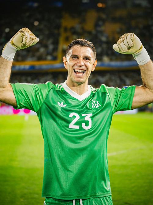 太强了！大马丁代表阿根廷56场39次零封，零封率接近70%！