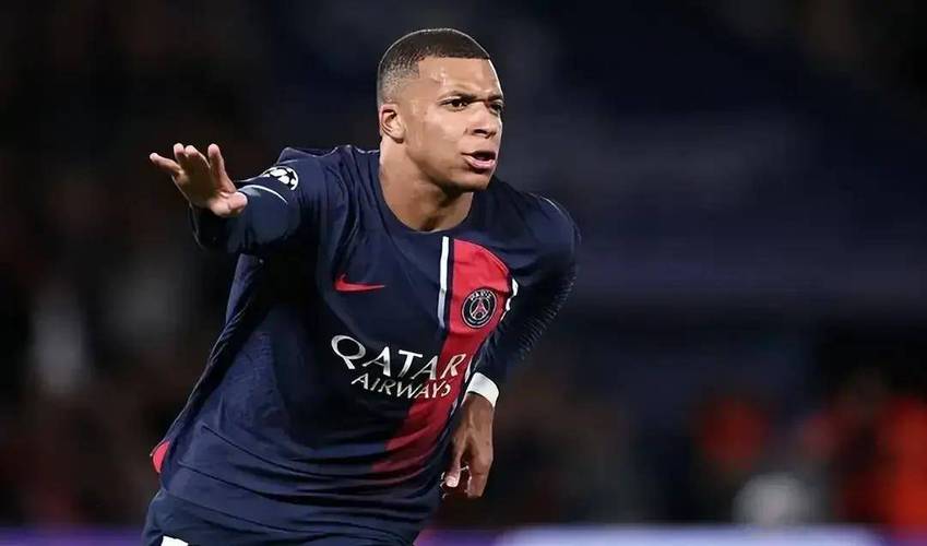 皇马跟队记者：姆巴佩检查后无大碍，下周可随队训练