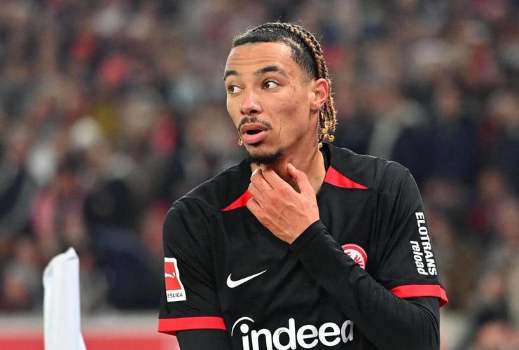 图片报：法兰克福有意冬窗引进比塞克，球员想参加明夏世界杯