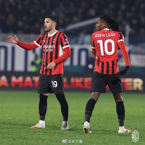 米体：莱奥提前回到米兰积极合练备战，力争重回首发席位