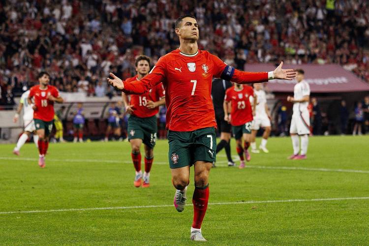 半场-葡萄牙2-1匈牙利 C罗双响打进世预赛第41球独占历史射手王