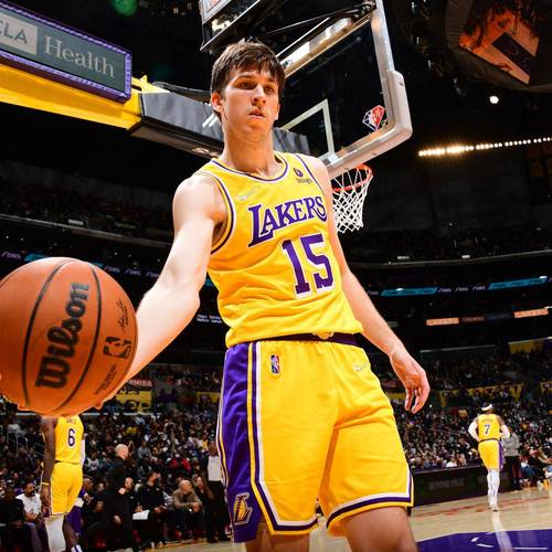 里夫斯：詹姆斯能提升你的自信 他总是面带笑容似乎从不会心情差