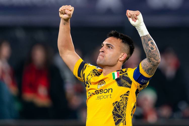 替补双响！劳塔罗：身穿阿根廷球衣，每场比赛都得100%投入