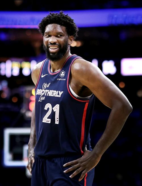 名记：没料到恩比德比乔治更早复出 若一切顺利他可能出战揭幕战