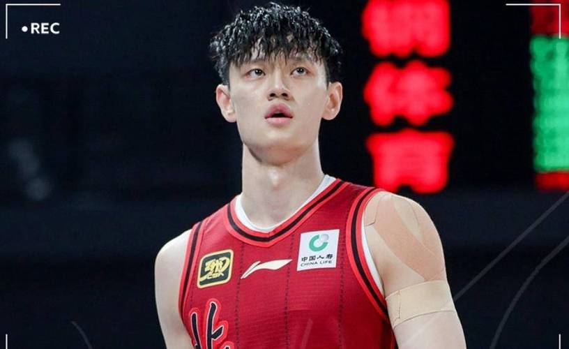 网媒：曾凡博发展联盟签约权转移至长岛篮网 第3个双向名额仍空缺