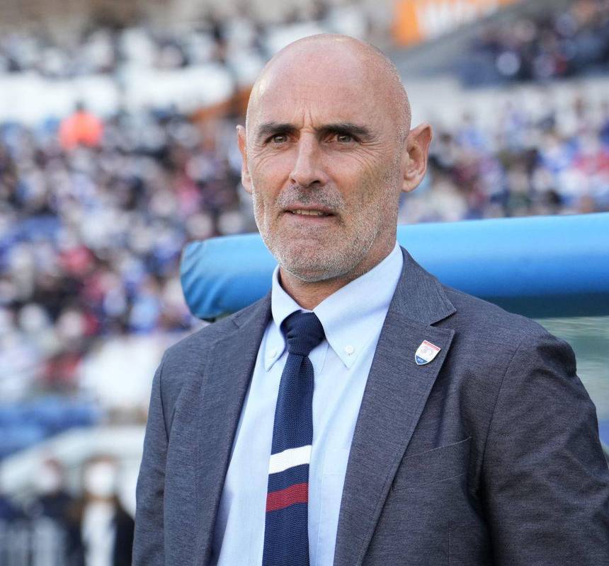 邮报：流浪者没和杰拉德接触，上海海港主帅穆斯卡特是主要候选