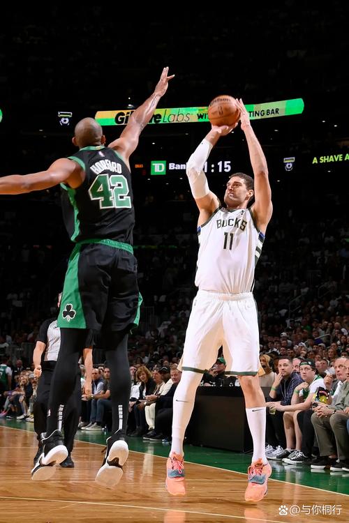 目前保罗9助&大洛三分5中4 记者：他俩仍是首发级别的球员