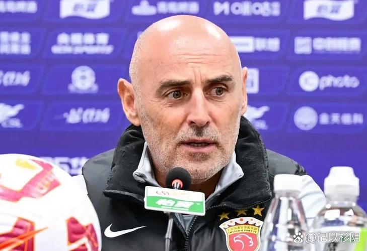 记者：海港主帅穆斯卡特接近执教流浪者