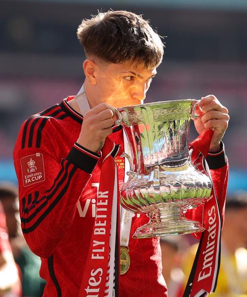 加纳乔：我们希望继续获胜保持积分榜前列，梦想至少赢得一座奖杯