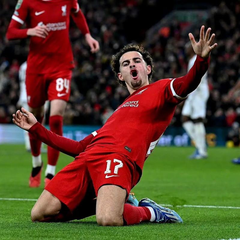 琼斯成功传球122次,创造03-04赛季以来利物浦欧冠单场纪录