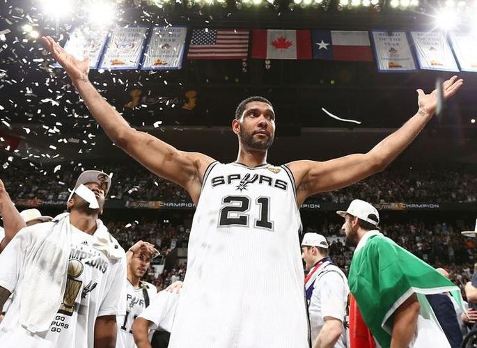 杨毅：马刺队史名宿海军上将+邓肯+冰人技能点结合 等于文班亚马