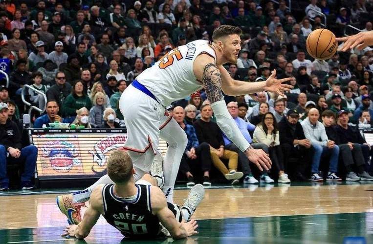 周二竞彩篮球焦点:尼克斯仍需磨合 雄鹿问题多多