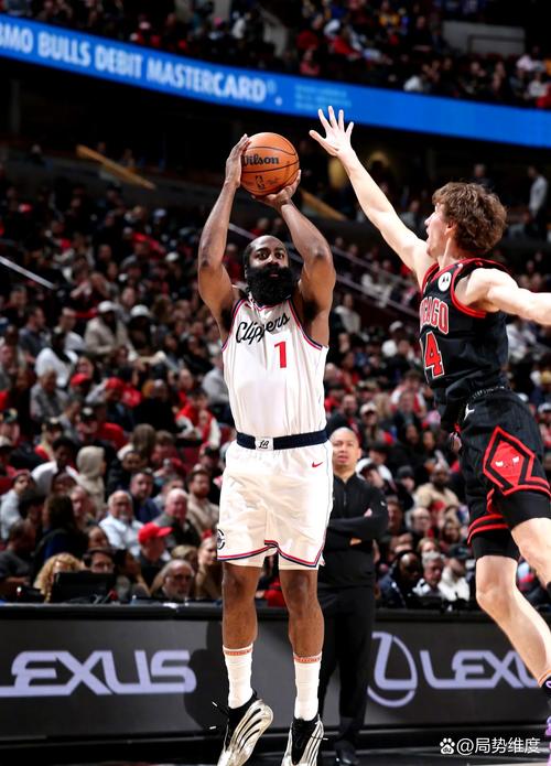 卢：哈登主动要求下场&上半场消耗太大 我们通常希望他打满第三节