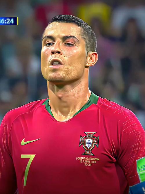 C罗罚任意球前念念有词，葡媒：C罗不断说‘你会进球的’自己鼓劲