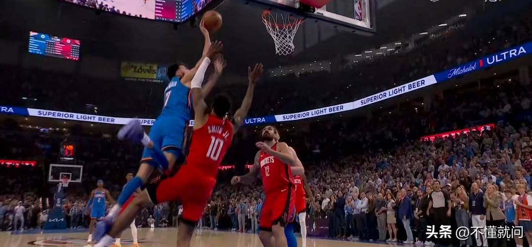 “申杜”配合！申京机敏抢断 杜兰特反击迈开三大步直接上篮！
