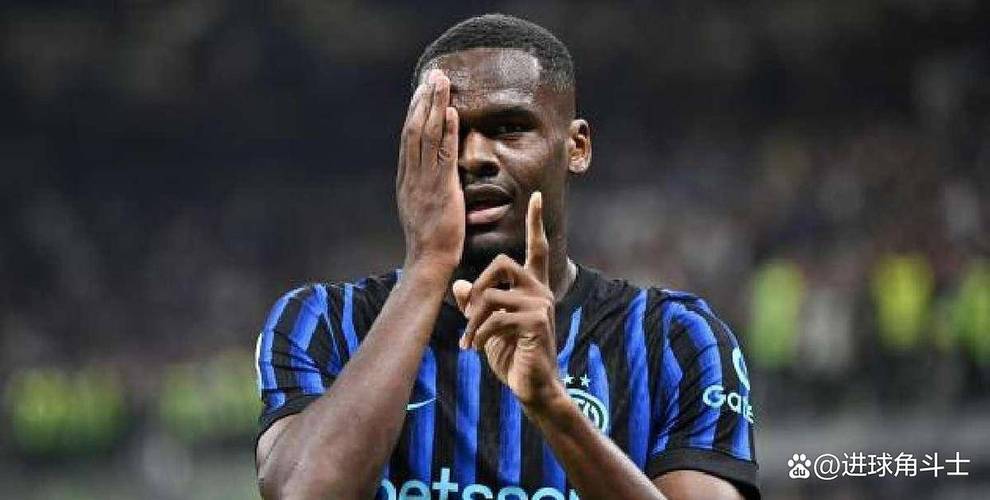 意甲开局3平6负！斯基拉：热那亚考虑用U17主帅替换维埃拉