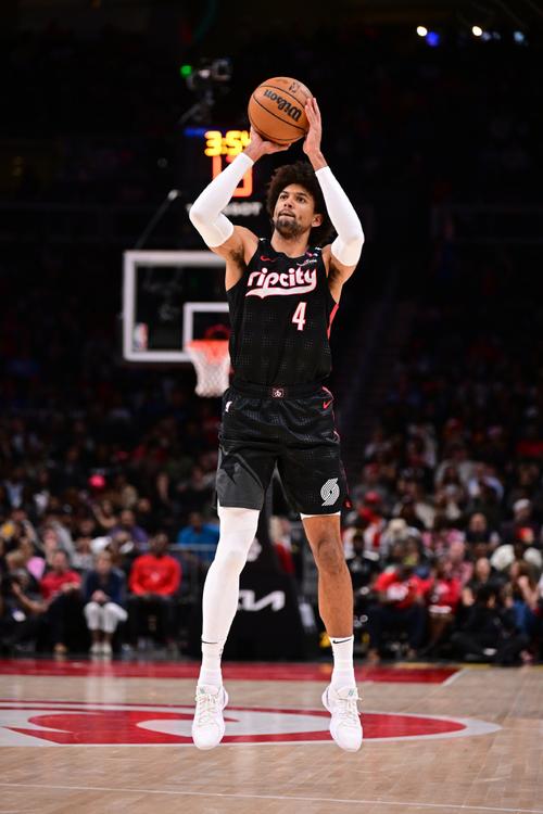 开拓者官方:塞布尔左手拇指尺侧副韧带撕裂 4-6周内重新评估