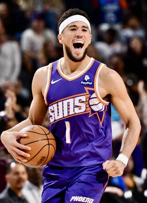 得分砍瓜切菜!布克赛季前六场砍下五次30+ 太阳队史首人