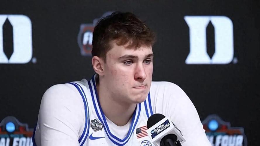 侠媒：弗拉格进攻端还太粗糙 休赛期大家不该吹捧他是队内第3球星