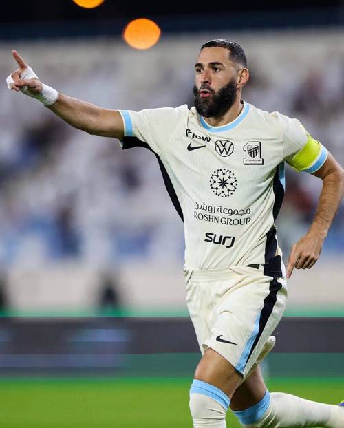 炸裂😨10人吉达联合上演半场让4追4，补时连进2球贡献逆天绝平