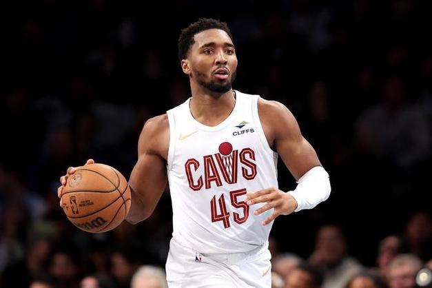 阿特金森:阿伦和梅里尔今日不打 米切尔赛前热身后决定是否出战