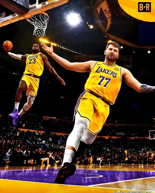 场均23.3分7.8板9.8助!明天战鹈鹕 三球因右脚踝撞击症出战成疑