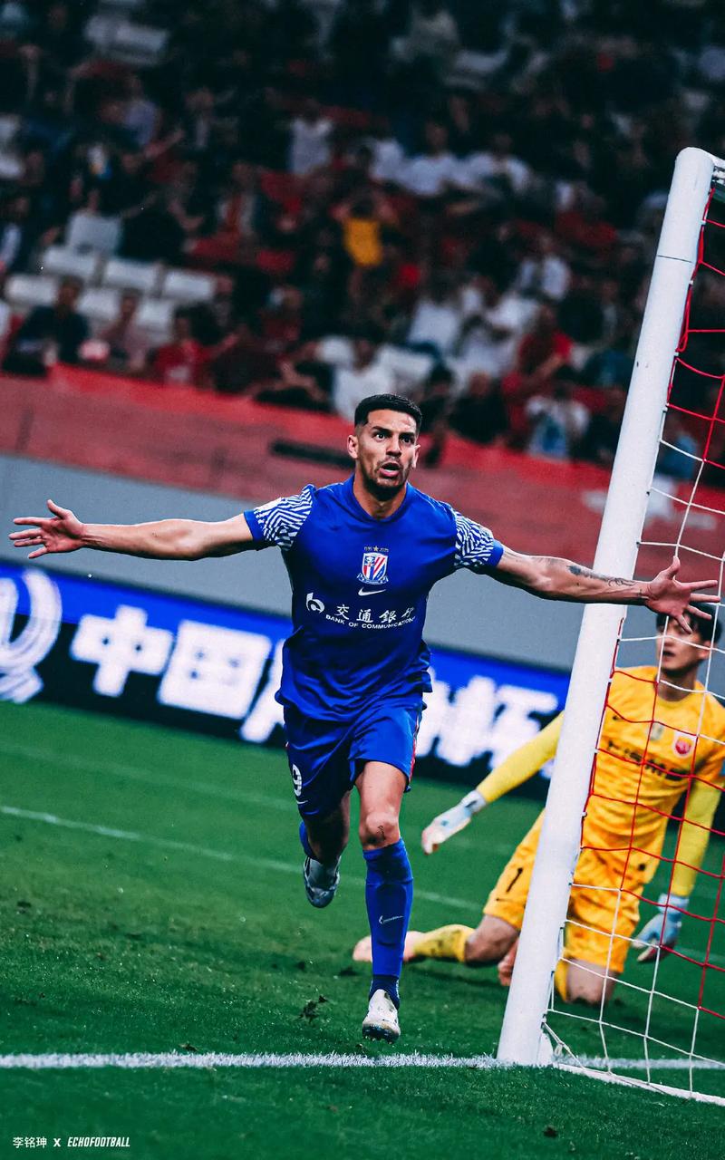 路易斯失点！路易斯造点+亲自主罚被扑，申花仍0-2落后神户