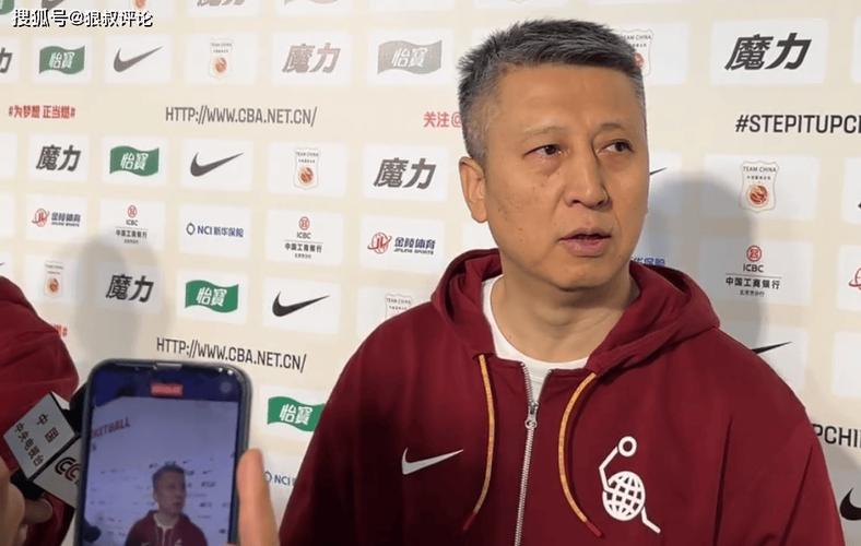 郭士强：曾凡博之前有点感冒 身体在慢慢恢复 竞技状态没问题