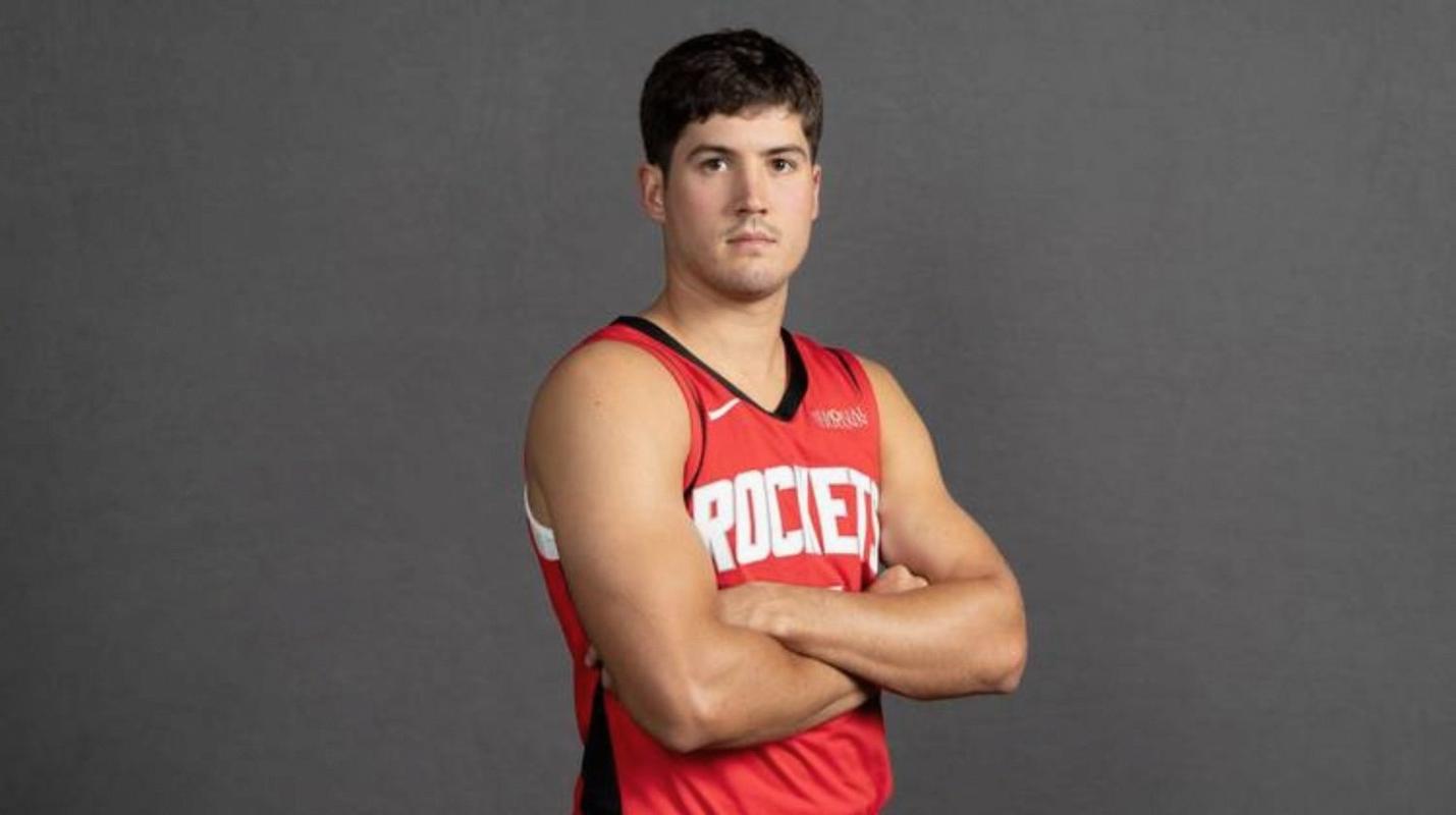 成标志性了？谢泼德卷切突破接球 罚球线急停后仰中投命中！