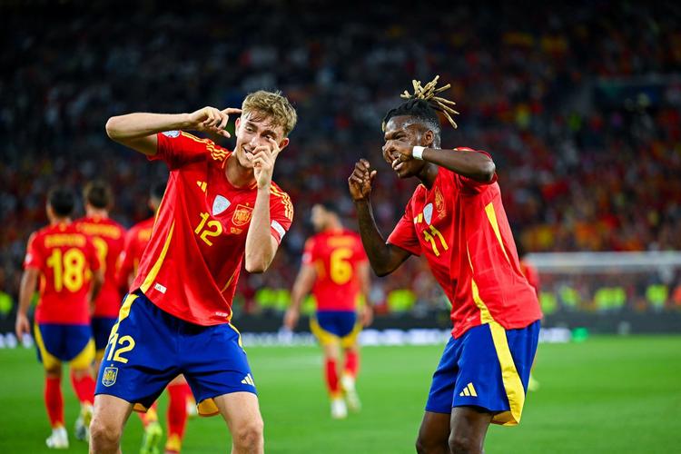 效仿欧洲足球！文班受伤期间加入他主导的球迷组织进行助威训练